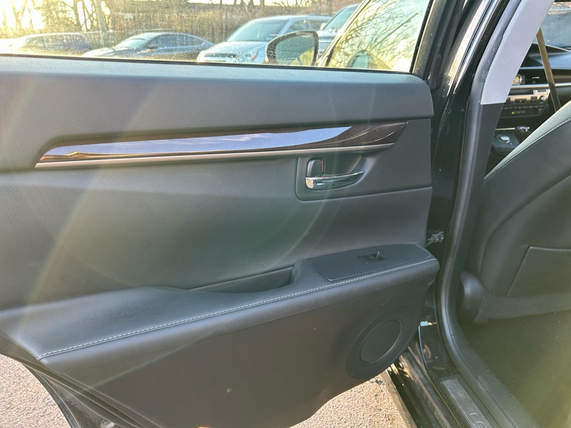 Lexus ES 350 Sedan 2013