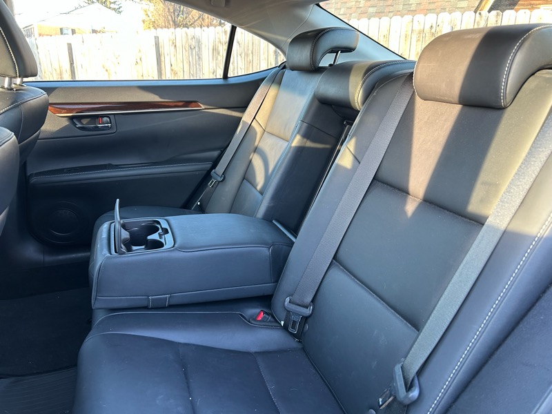 Lexus ES 350 Sedan 2013