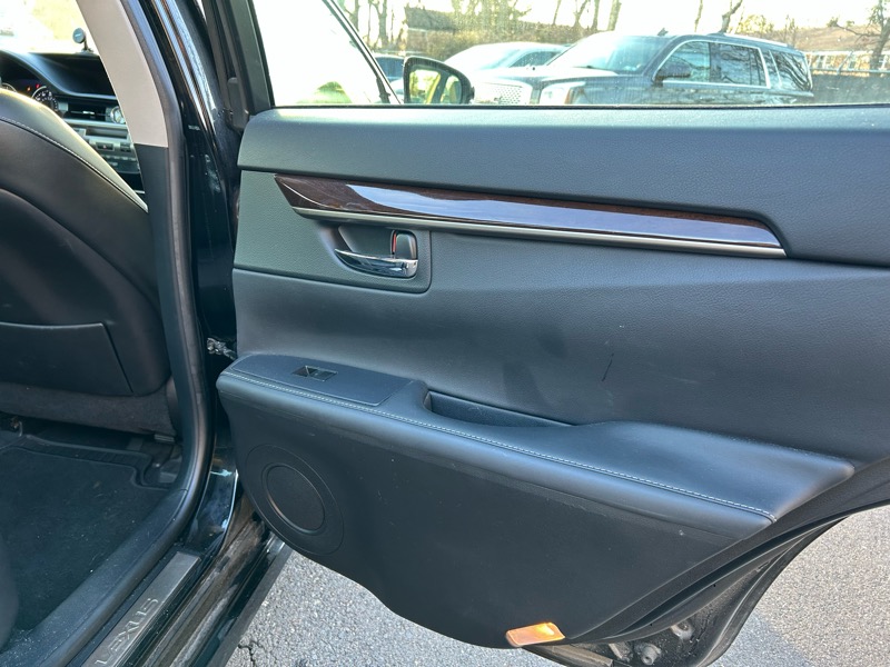 Lexus ES 350 Sedan 2013