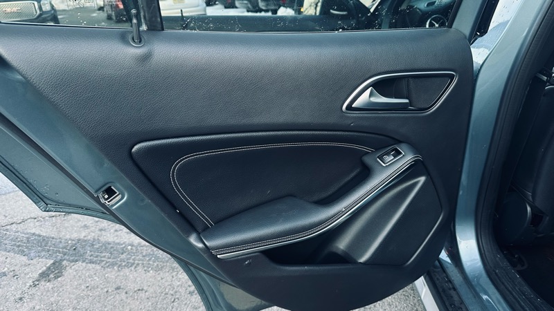 Mercedes-Benz GLA-Class GLA250 4MATIC 2015