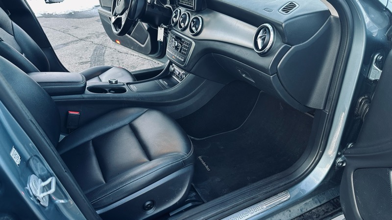 Mercedes-Benz GLA-Class GLA250 4MATIC 2015