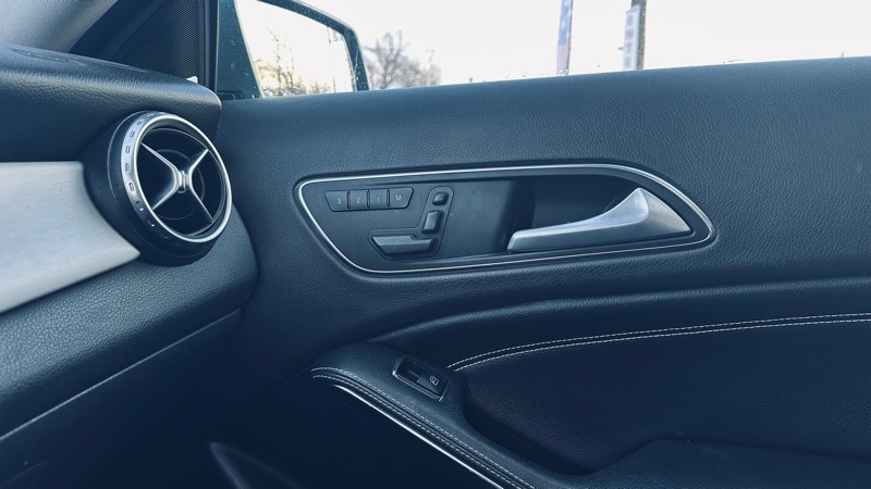 Mercedes-Benz GLA-Class GLA250 4MATIC 2015