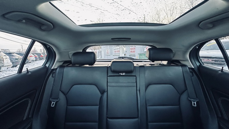 Mercedes-Benz GLA-Class GLA250 4MATIC 2015