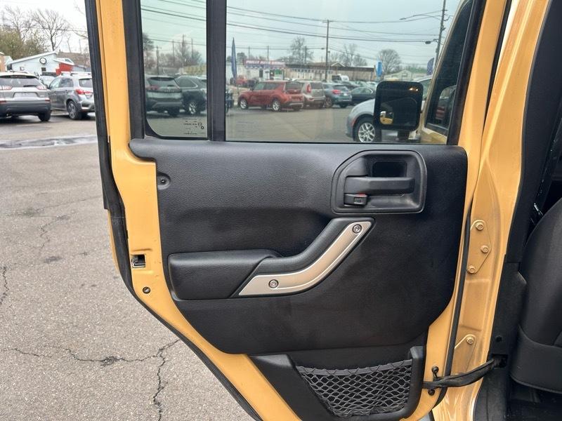 Jeep Wrangler Unlimited Sahara 4WD 2014