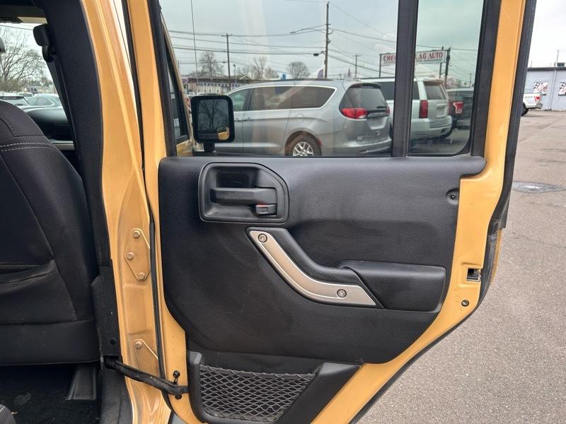 Jeep Wrangler Unlimited Sahara 4WD 2014