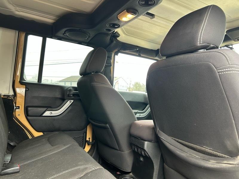 Jeep Wrangler Unlimited Sahara 4WD 2014