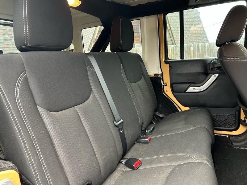 Jeep Wrangler Unlimited Sahara 4WD 2014