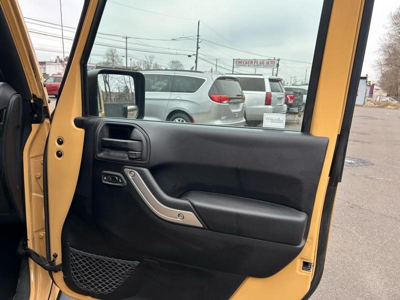 Jeep Wrangler Unlimited Sahara 4WD 2014