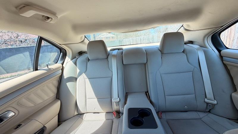 Ford Taurus SEL FWD 2016