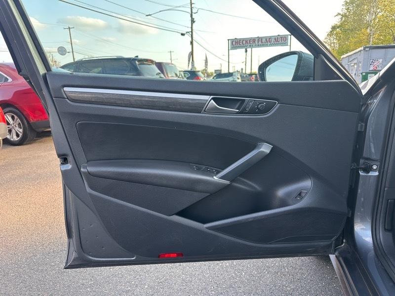 Volkswagen Passat SE 2018