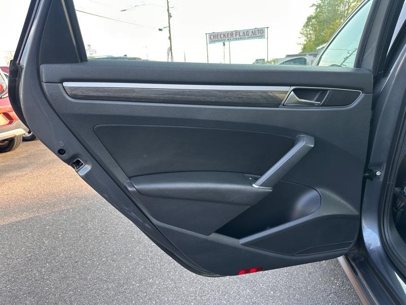 Volkswagen Passat SE 2018