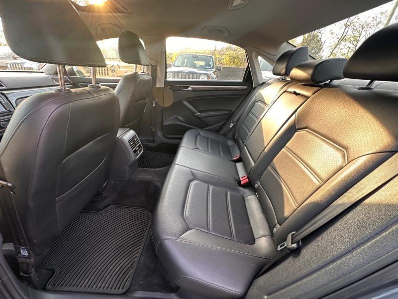 Volkswagen Passat SE 2018