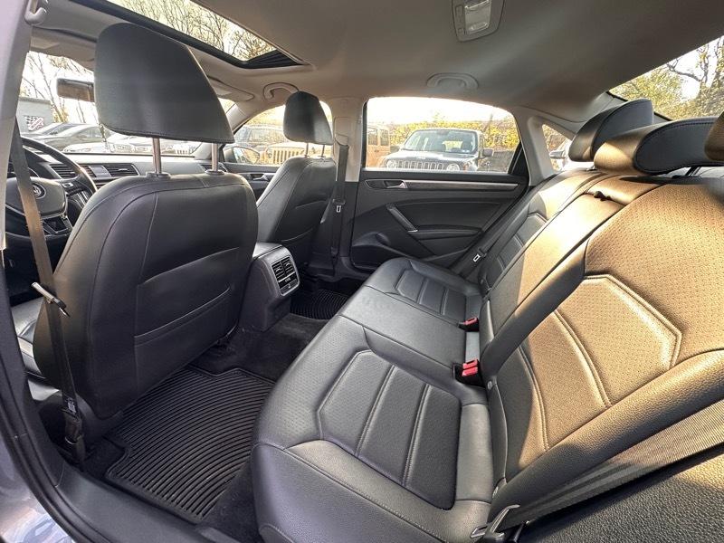 Volkswagen Passat SE 2018