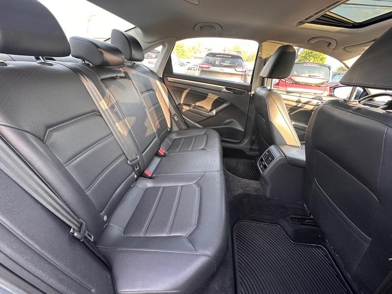 Volkswagen Passat SE 2018