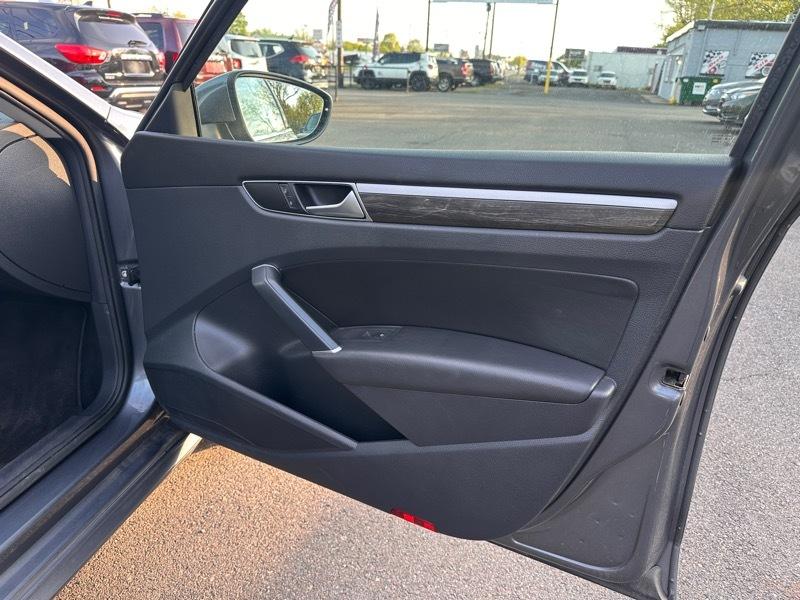 Volkswagen Passat SE 2018