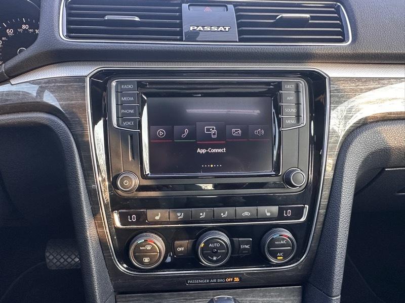 Volkswagen Passat SE 2018