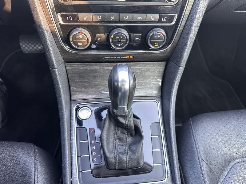 Volkswagen Passat SE 2018