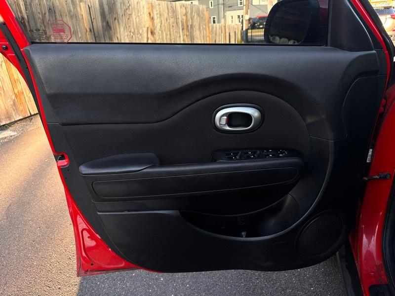 Kia Soul + w/Signature 2.0 Special Edition 2016
