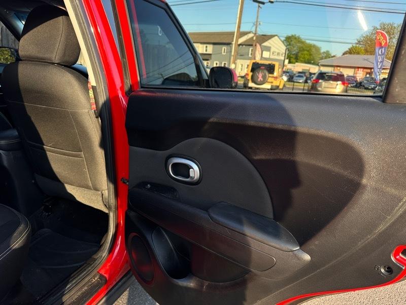 Kia Soul + w/Signature 2.0 Special Edition 2016