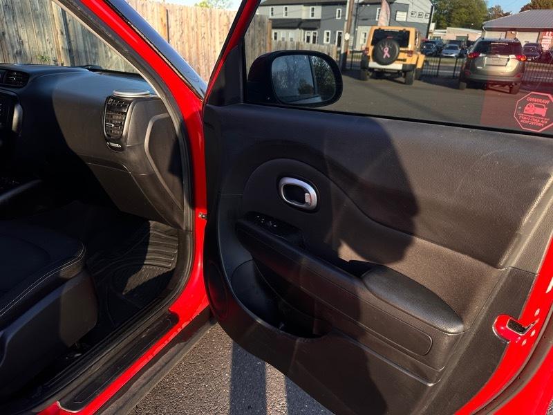 Kia Soul + w/Signature 2.0 Special Edition 2016