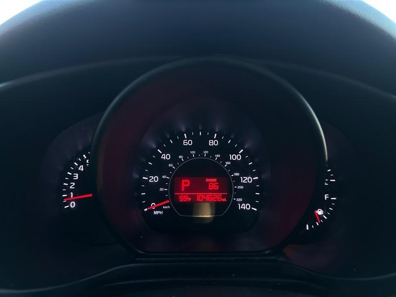 Kia Soul + w/Signature 2.0 Special Edition 2016