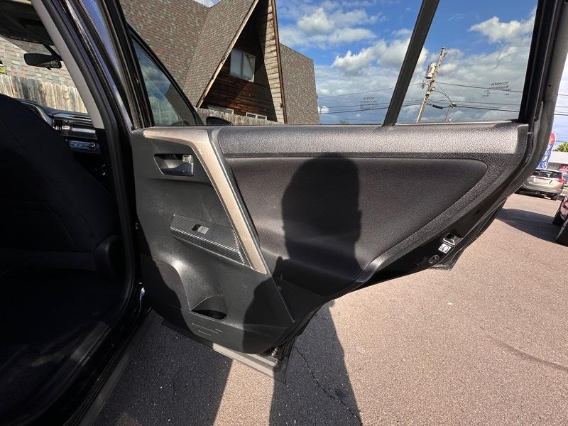 Toyota RAV4 XLE AWD 2015