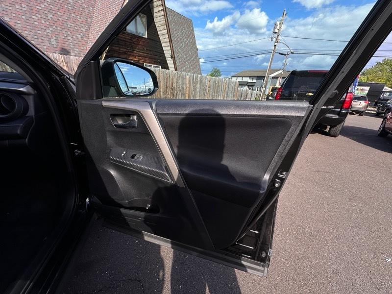 Toyota RAV4 XLE AWD 2015
