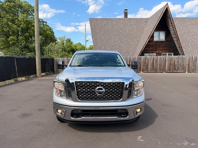 Nissan Titan Platinum Reserve Crew Cab 4WD 2017