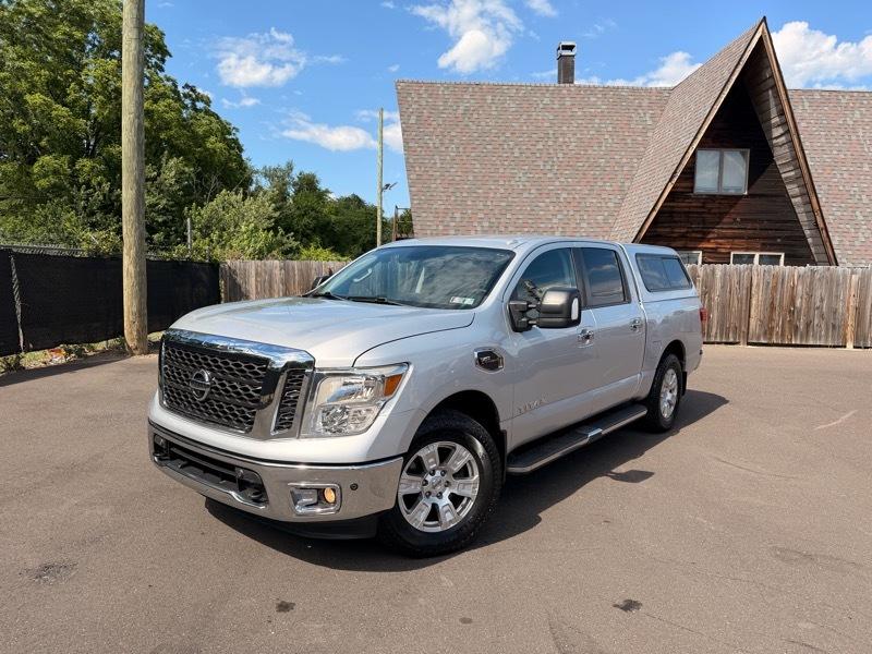 Nissan Titan Platinum Reserve Crew Cab 4WD 2017