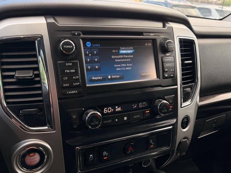Nissan Titan Platinum Reserve Crew Cab 4WD 2017