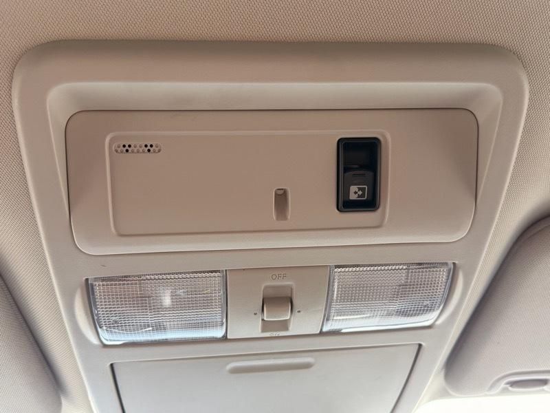 Nissan Titan Platinum Reserve Crew Cab 4WD 2017