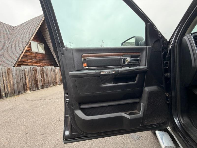 RAM 1500 Laramie Crew Cab SWB 4WD 2014