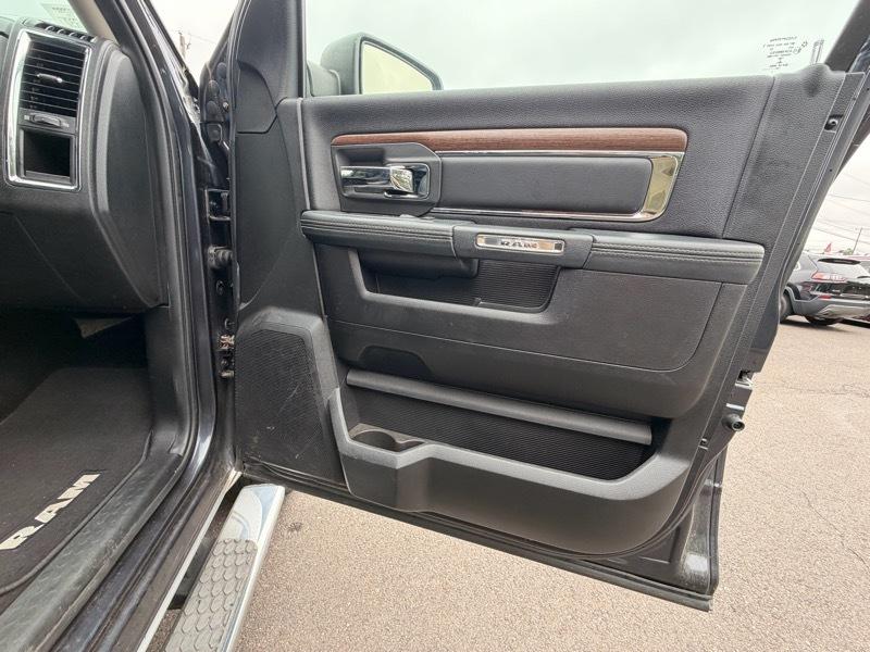 RAM 1500 Laramie Crew Cab SWB 4WD 2014