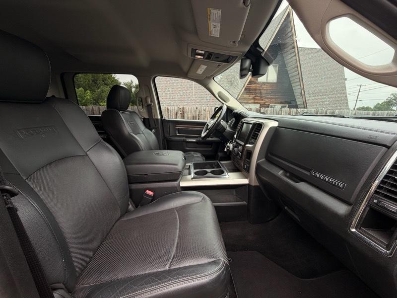 RAM 1500 Laramie Crew Cab SWB 4WD 2014