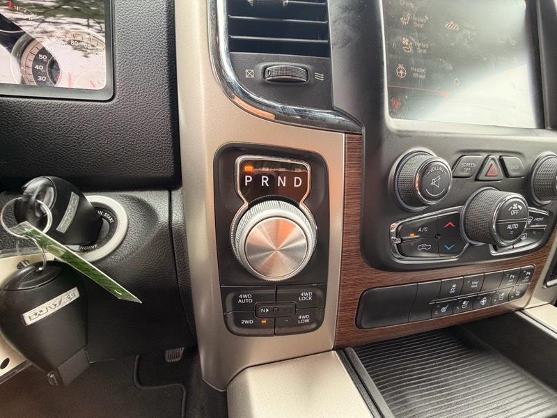 RAM 1500 Laramie Crew Cab SWB 4WD 2014