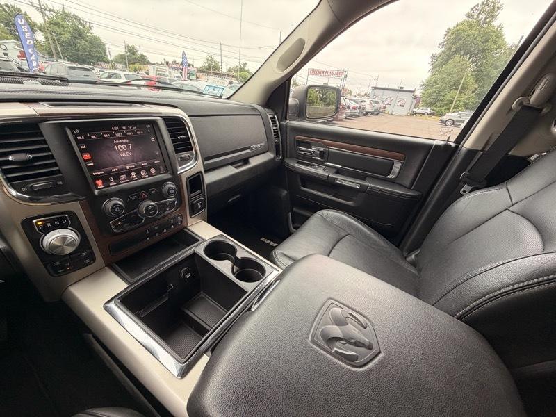 RAM 1500 Laramie Crew Cab SWB 4WD 2014