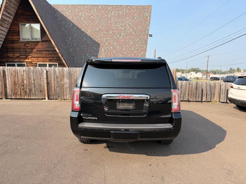 GMC Yukon Denali 4WD 2015