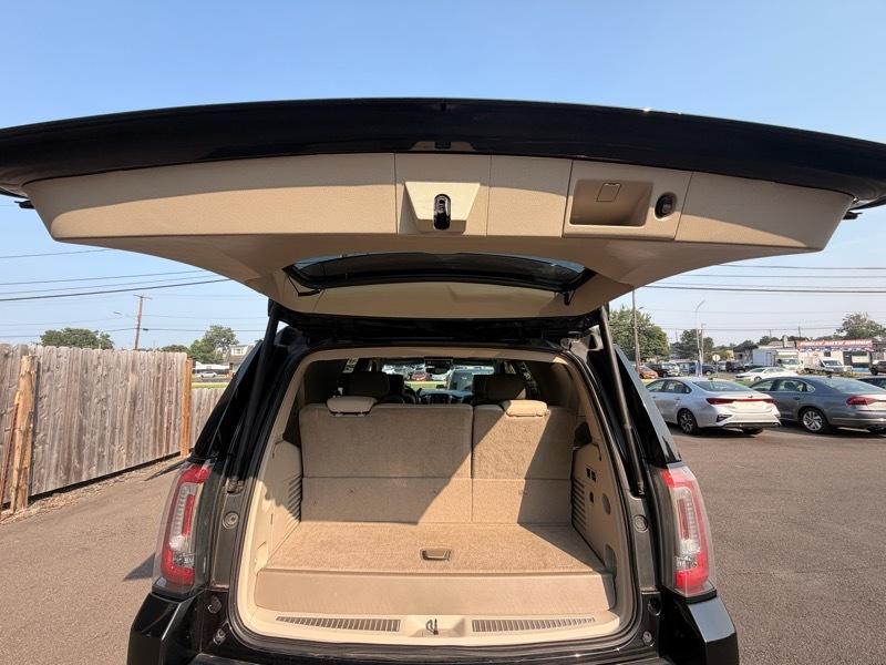 GMC Yukon Denali 4WD 2015