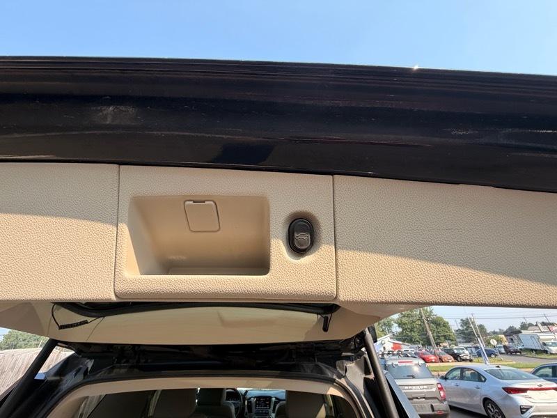 GMC Yukon Denali 4WD 2015