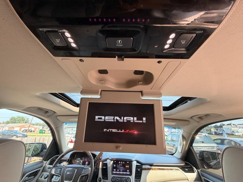 GMC Yukon Denali 4WD 2015