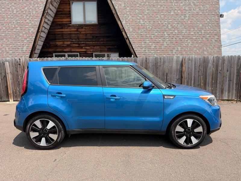 Kia Soul + w/Signature 2.0 Special Edition 2016
