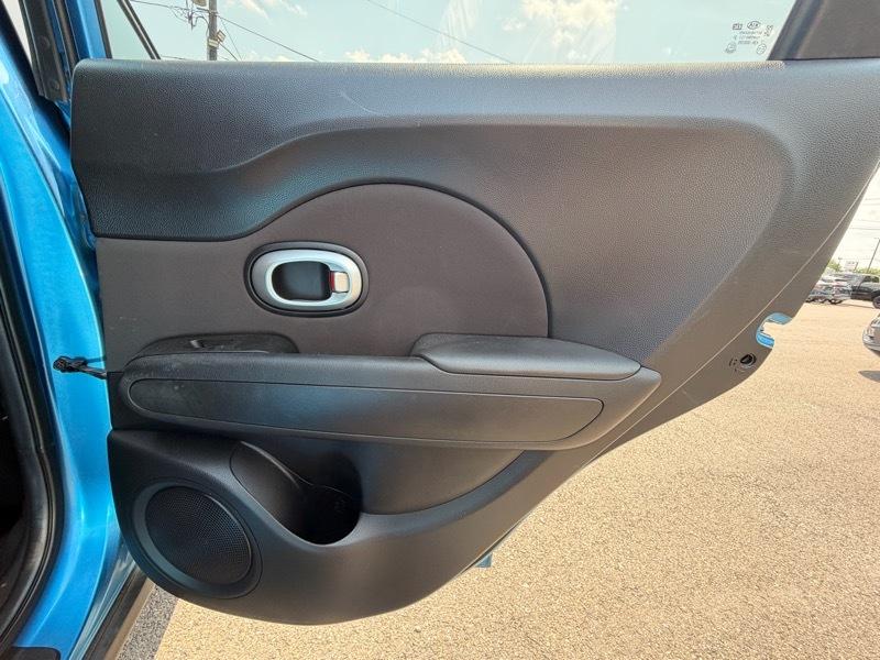 Kia Soul + w/Signature 2.0 Special Edition 2016