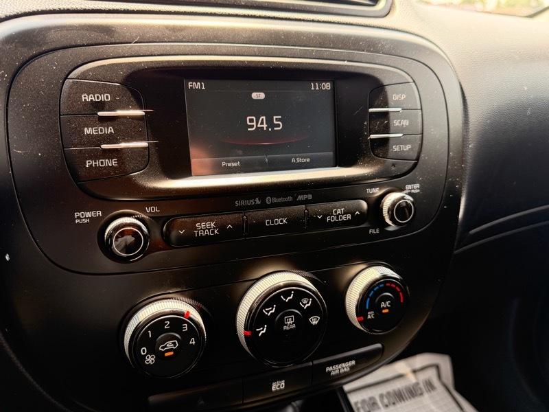 Kia Soul + w/Signature 2.0 Special Edition 2016