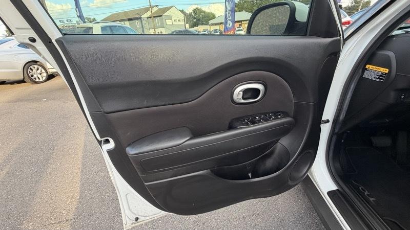 Kia Soul Base 6A 2016