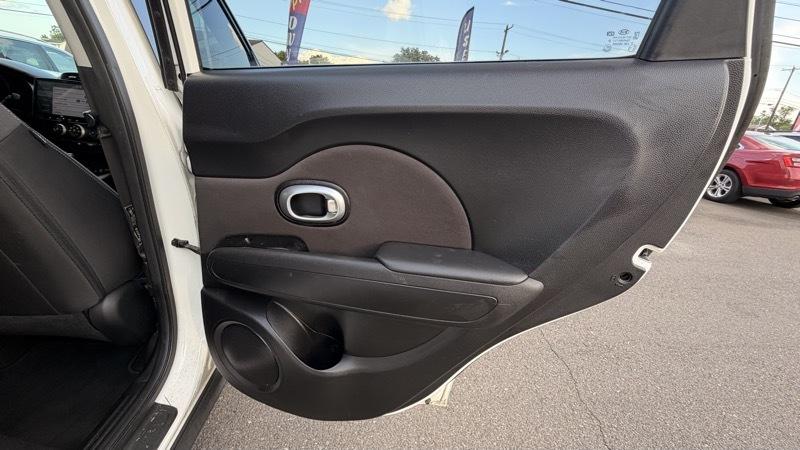 Kia Soul Base 6A 2016
