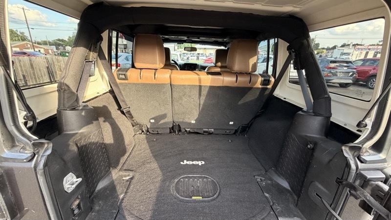 Jeep Wrangler Unlimited Sahara 4WD 2016