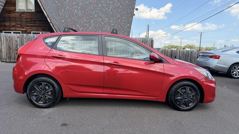 Hyundai Accent SE 5-Door 6A 2016