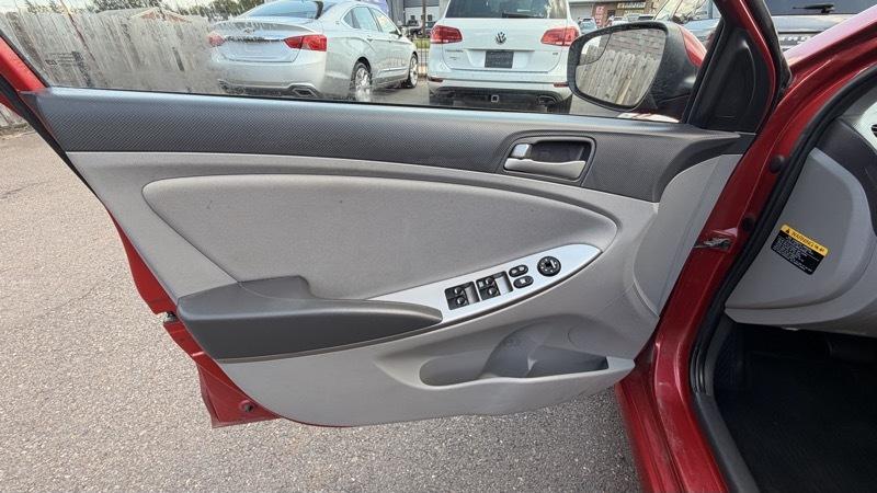 Hyundai Accent SE 5-Door 6A 2016