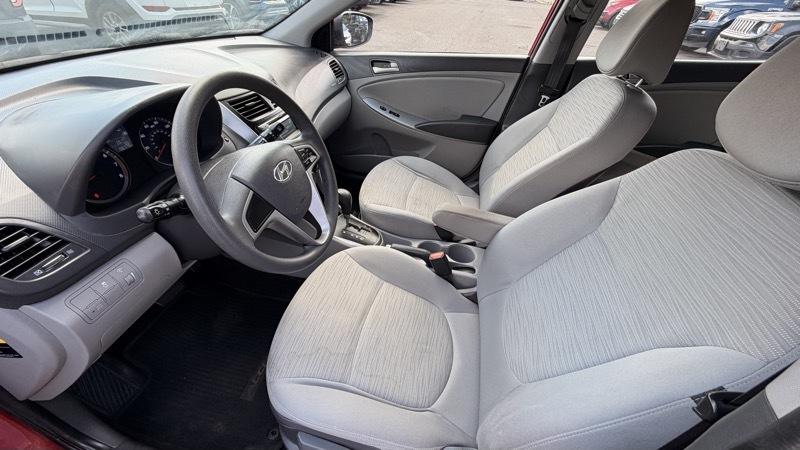 Hyundai Accent SE 5-Door 6A 2016