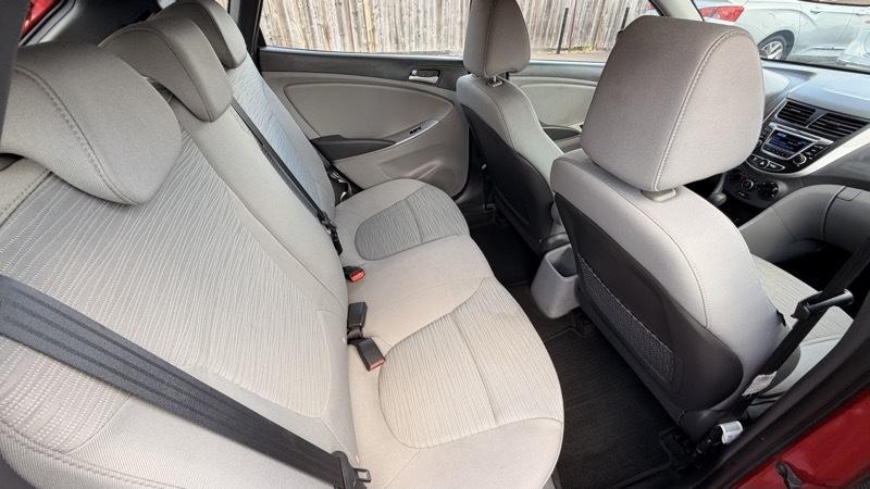 Hyundai Accent SE 5-Door 6A 2016